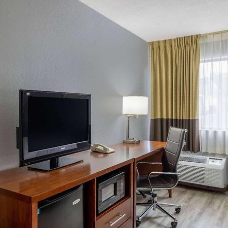 Travelodge By Wyndham ブルックリン・センター エクステリア 写真
