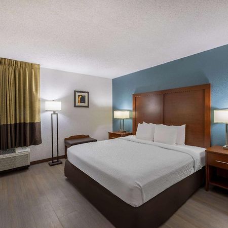 Travelodge By Wyndham ブルックリン・センター エクステリア 写真