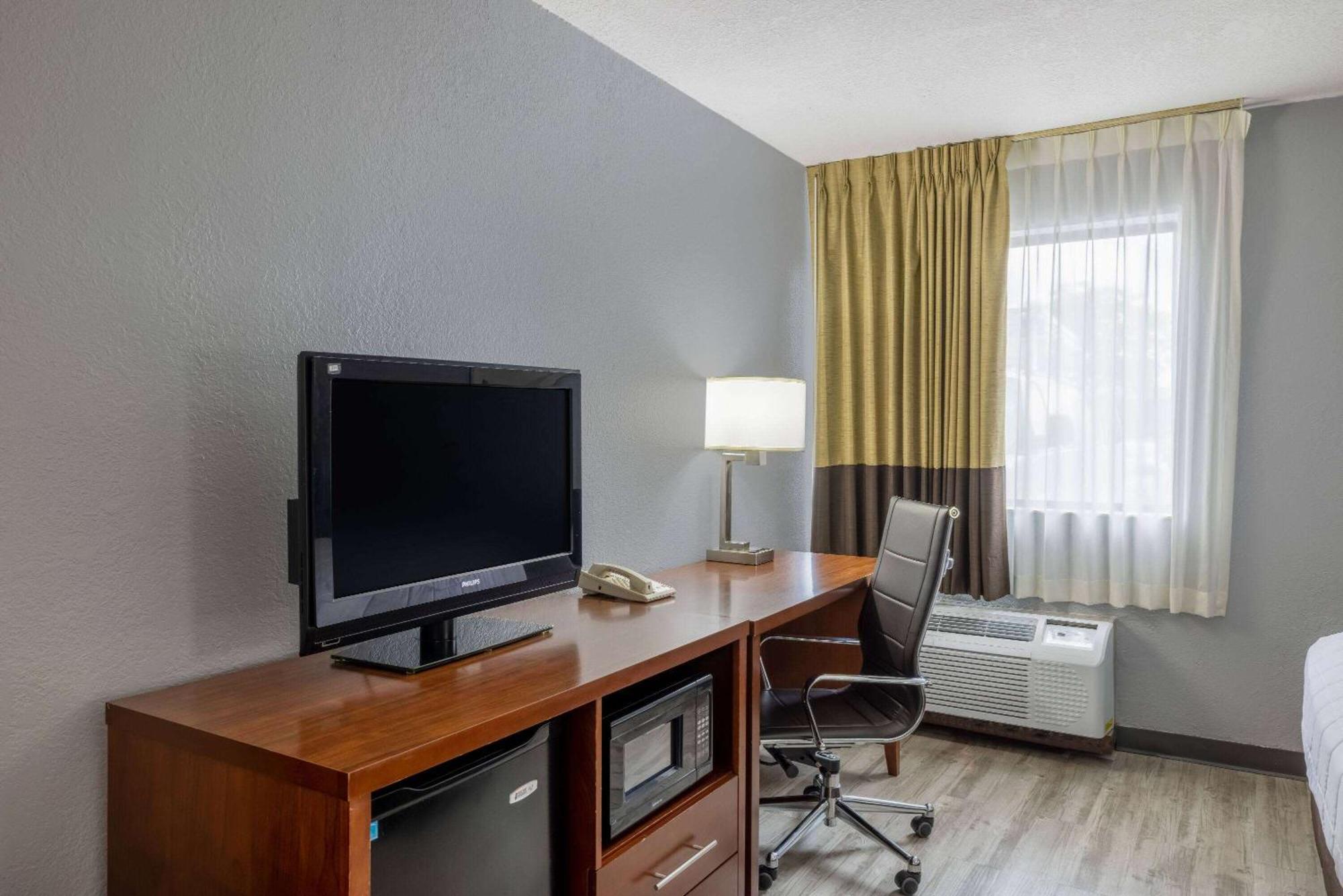 Travelodge By Wyndham ブルックリン・センター エクステリア 写真
