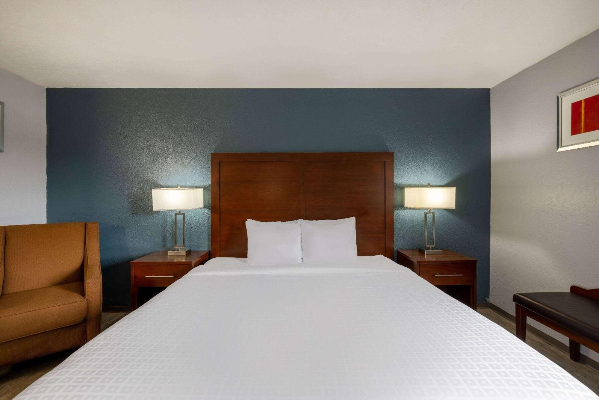 Travelodge By Wyndham ブルックリン・センター エクステリア 写真