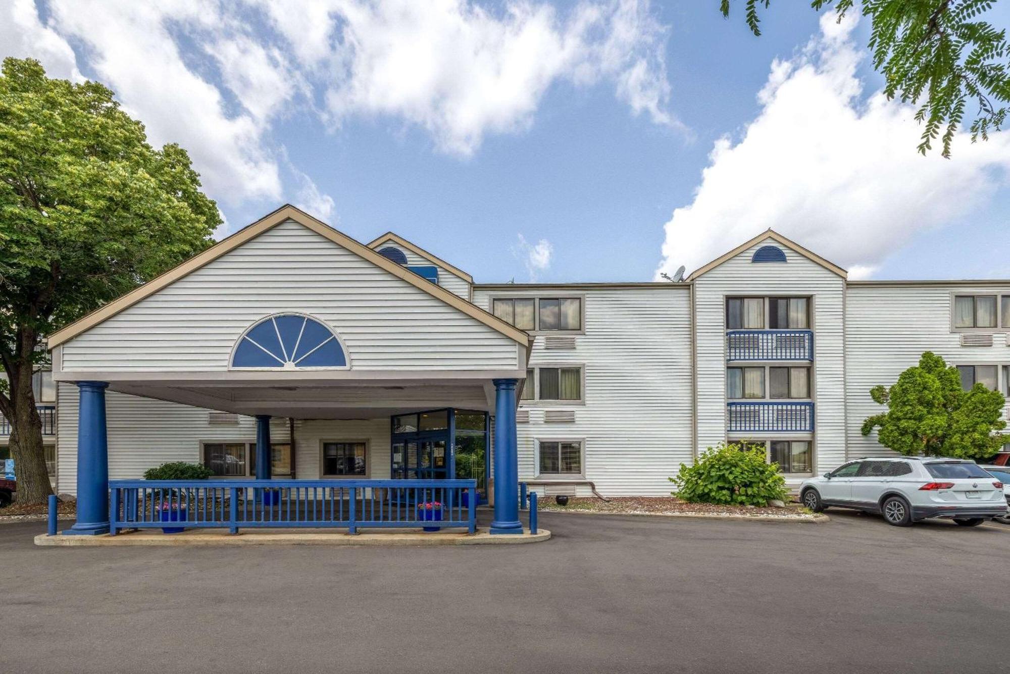 Travelodge By Wyndham ブルックリン・センター エクステリア 写真