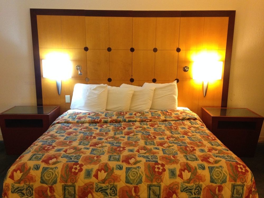 Travelodge By Wyndham ブルックリン・センター エクステリア 写真