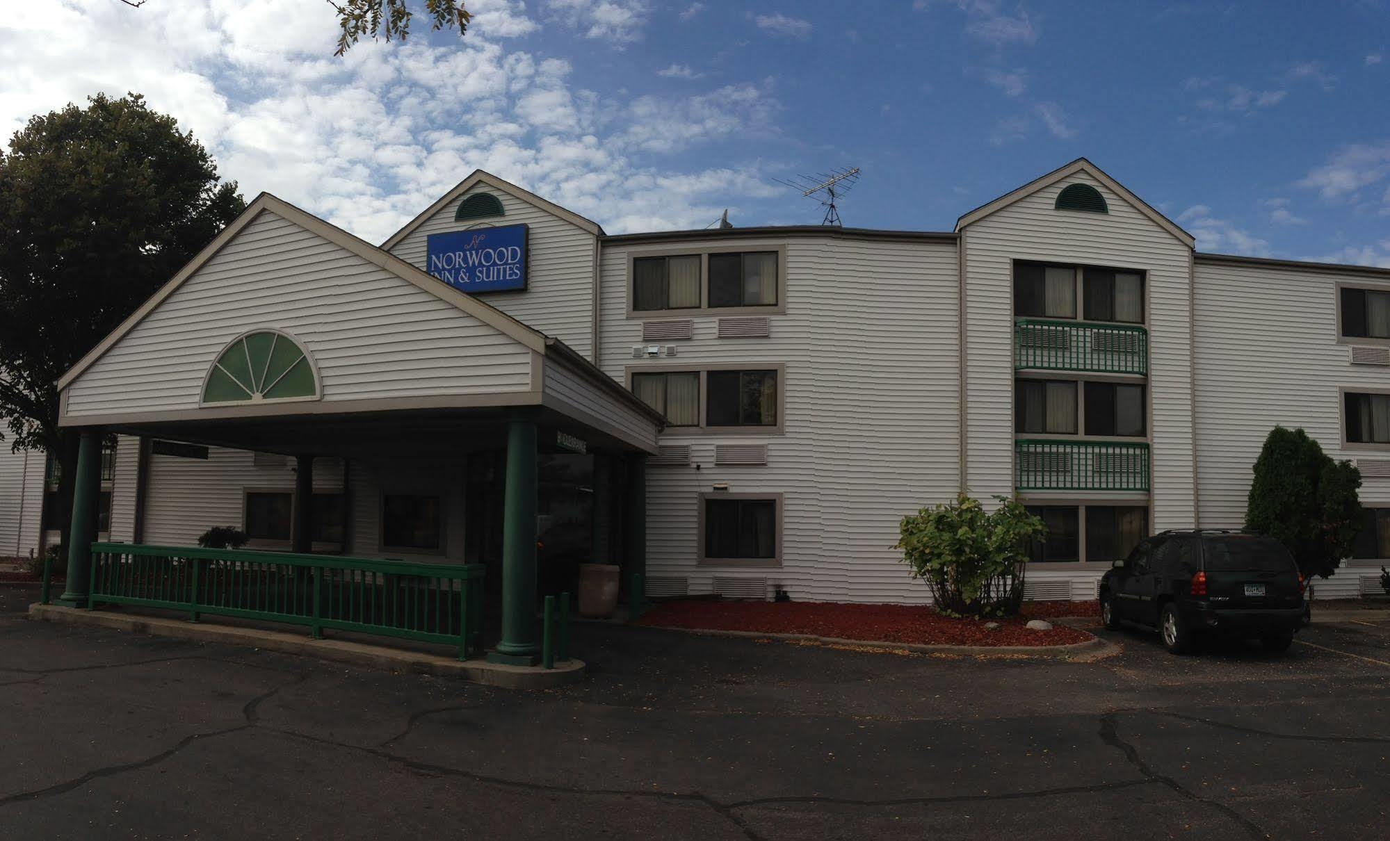 Travelodge By Wyndham ブルックリン・センター エクステリア 写真