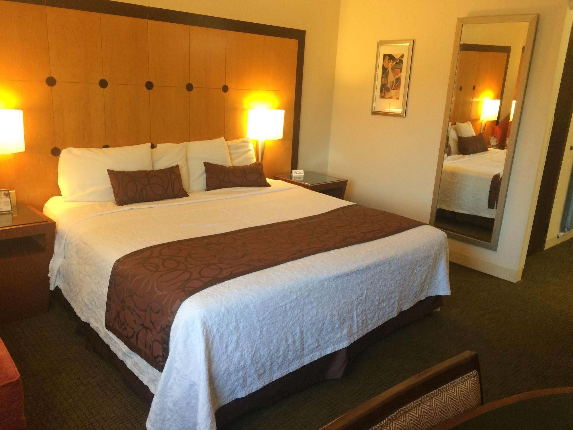 Travelodge By Wyndham ブルックリン・センター エクステリア 写真