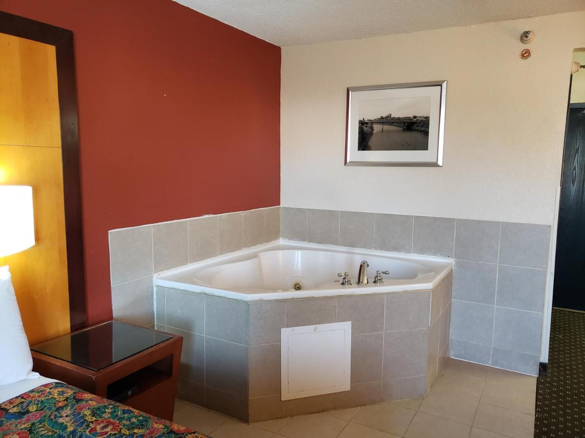 Travelodge By Wyndham ブルックリン・センター エクステリア 写真